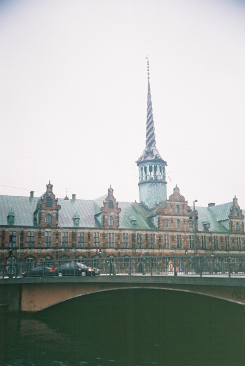 melodyandviolence:   Copenhagen by LucyCheung    