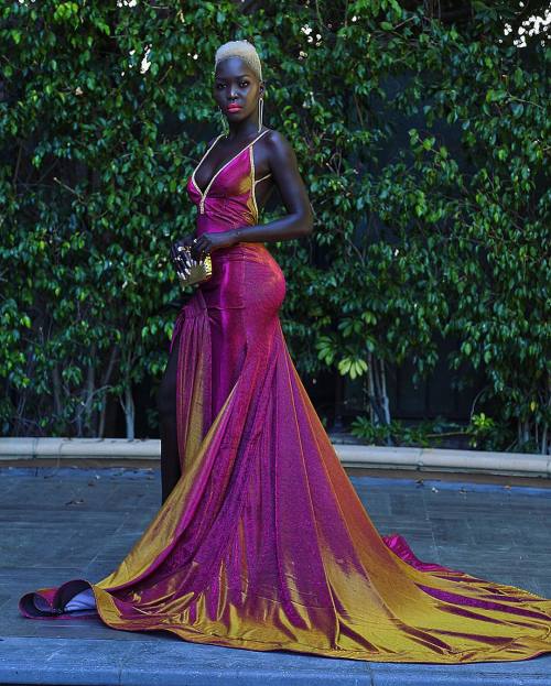 fandomsandanythingelse: aaliyah-appollonia: dopeeeeeeshxt: Nyakim Gatwech at the 2018 Emmys Designer
