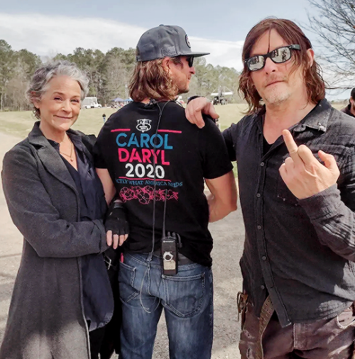 reedusmcbridedaily:Norman Reedus and Melissa McBride last day on set of THE WALKING DEAD [ : susta