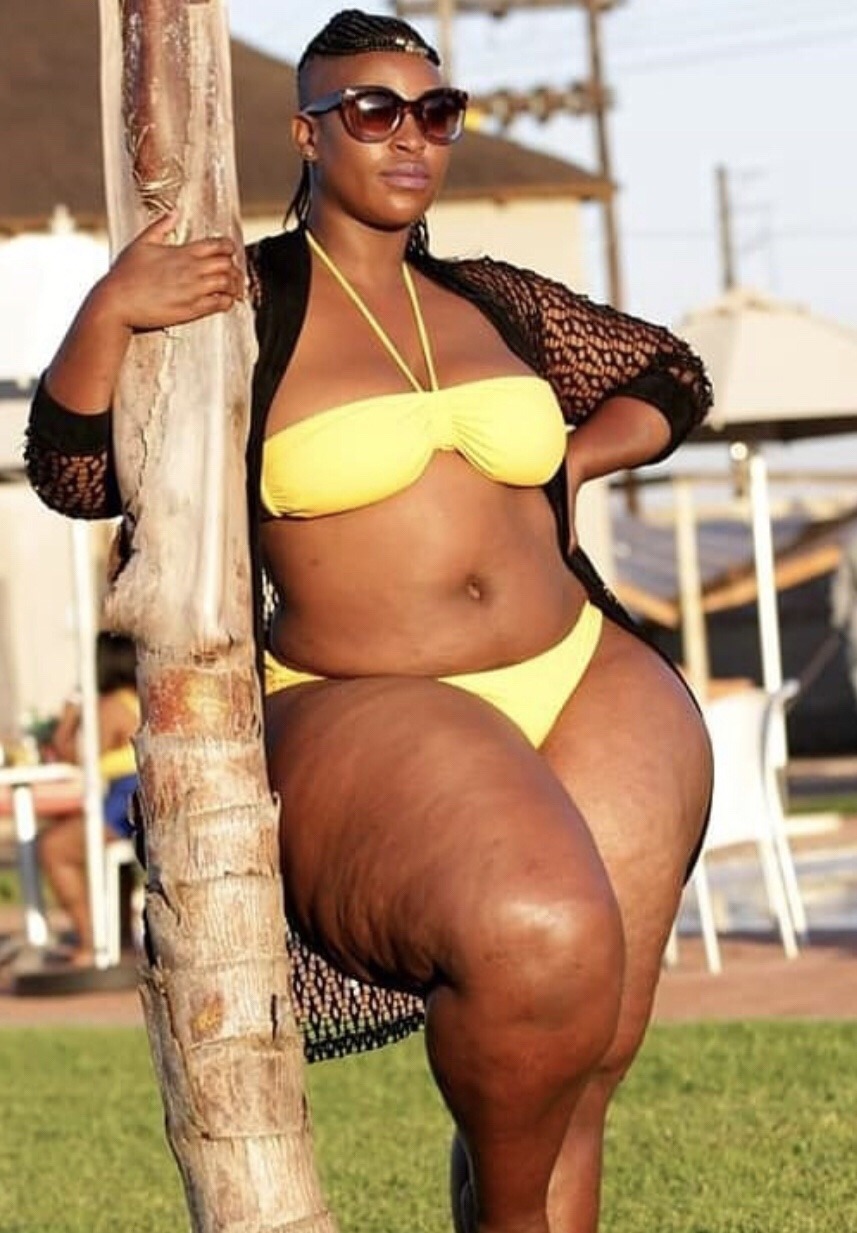 gurillaboythamane:  thickblackone:  sigmanate:    Thick thick baby girl   SO SEXY