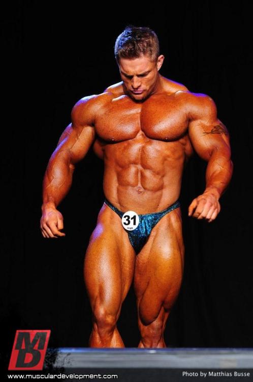 fanomuscle:  Flex Lewis