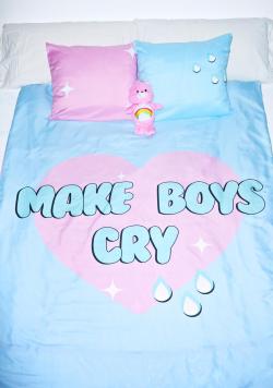 thatonechickemmy:  Get these bed sheets here    