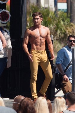 thecelebarchive:  The Hottest Shirtless Men Of 2015: vote your favourite! 1. Zac Efron​2. Cristiano Ronaldo​3. Matt Bomer​4. Tim Robards  www.thecelebarchive.net 