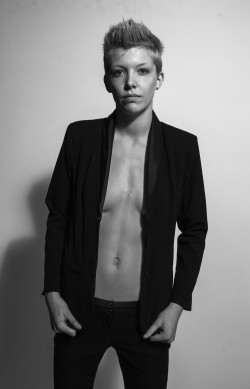 dyke-lesbian-andro-queer-photos:  faptaculous