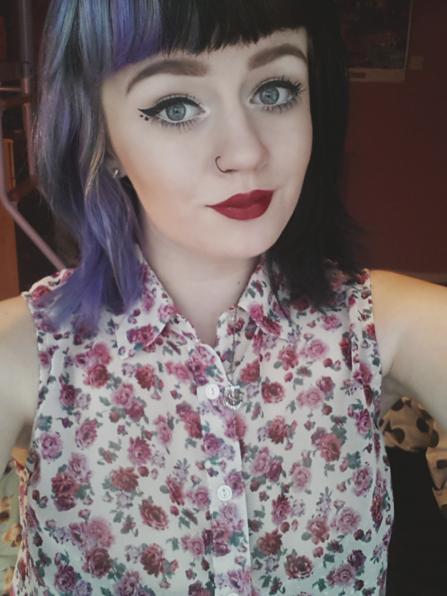 spaceplantz:Idk what this is but hello 💄👗👕👠👟👨👧