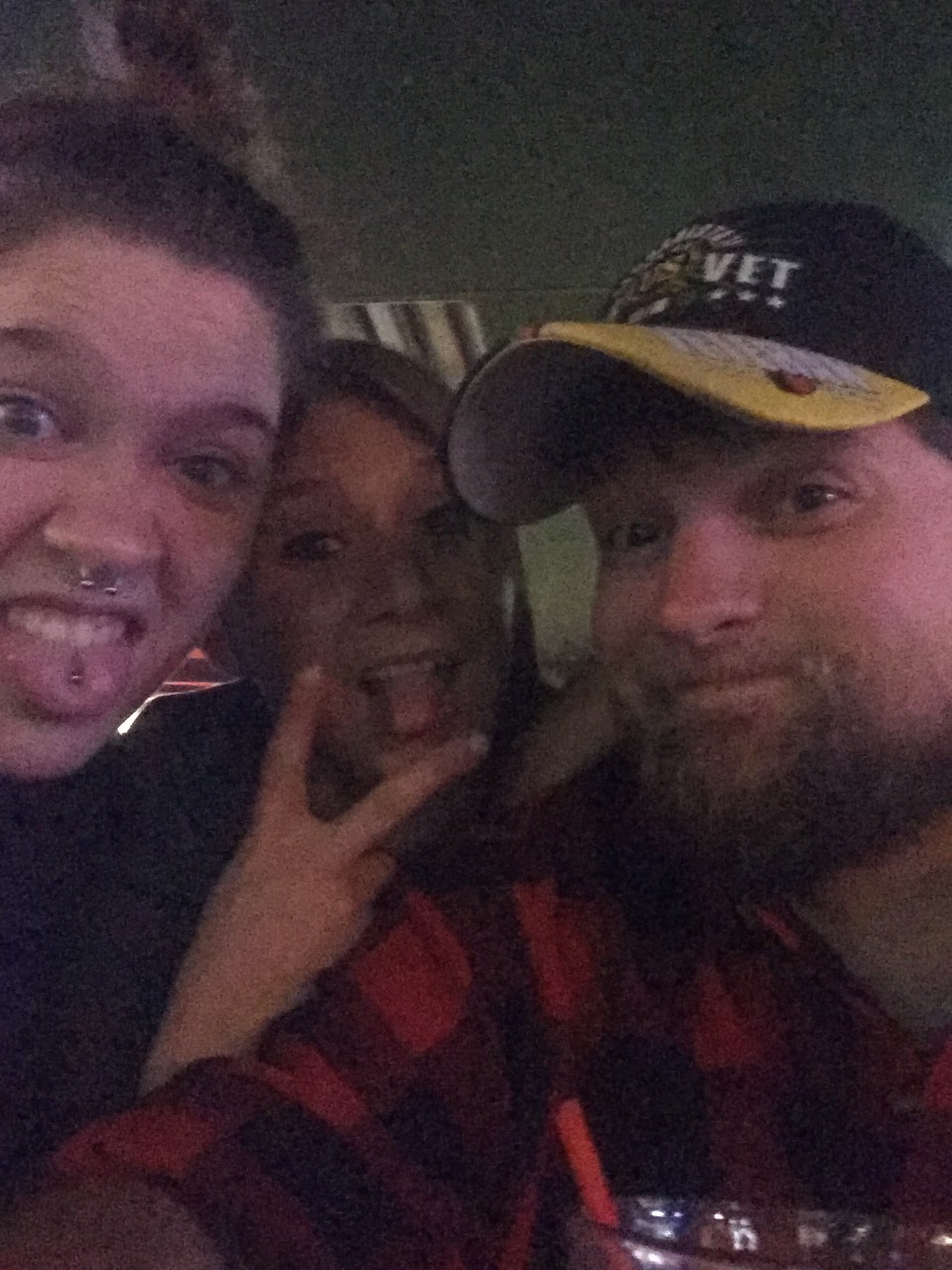 Haha random bar selfies cuz I&rsquo;m bored at the bar with dozer09 and quadjunky