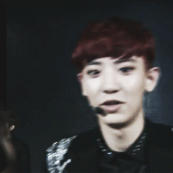 ohbaekhyuns:  chanyeol talking while getting his makeup done… 