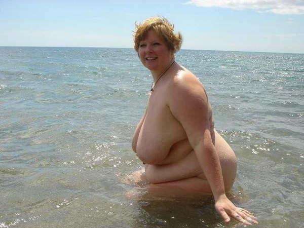ajbbwqueen:  amatuerbbwandmatures:  tumblr batch upload bloadr.com (FB)  would love
