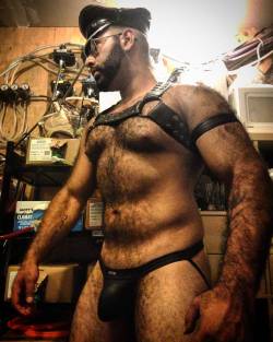 Follow my two hairy men blogs:http://sambrcln.tumblr.comhttp://hairysex.tumblr.com