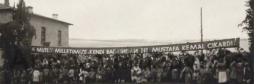 “Ne mutlu milletimize, kendi bağrından bir Mustafa Kemal çıkardı!”