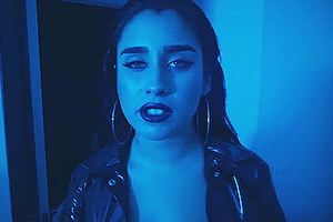 zlall:Happy Birthday Lauren! – June 27, 1996A bicon