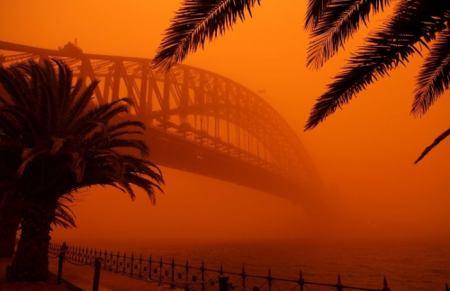 end0skeletal:In 2009, an iron-rich dust storm 300 miles wide and 600 miles long moved across Austral