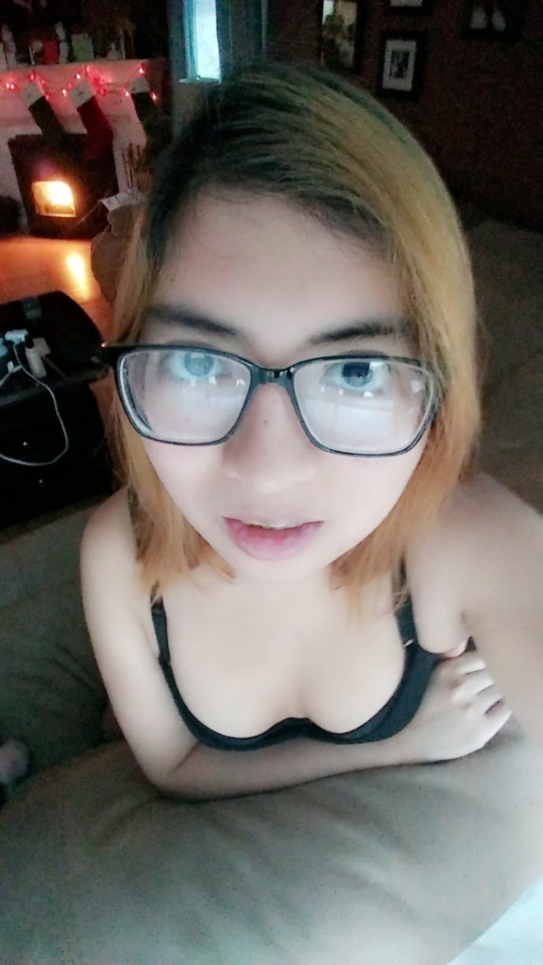 surprise-itssteak:  Happy holiday selfies ^.^