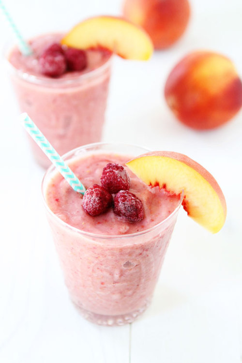 tinykitchenvegan:Peach Raspberry Smoothie I just moved back across the country from Colorado to NY a