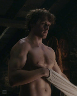 celebrityscenes:  Sam Heughan in Outlander