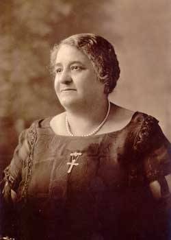 fuckyeahhistorycrushes:  Maggie Lena Walker–the first female bank president of