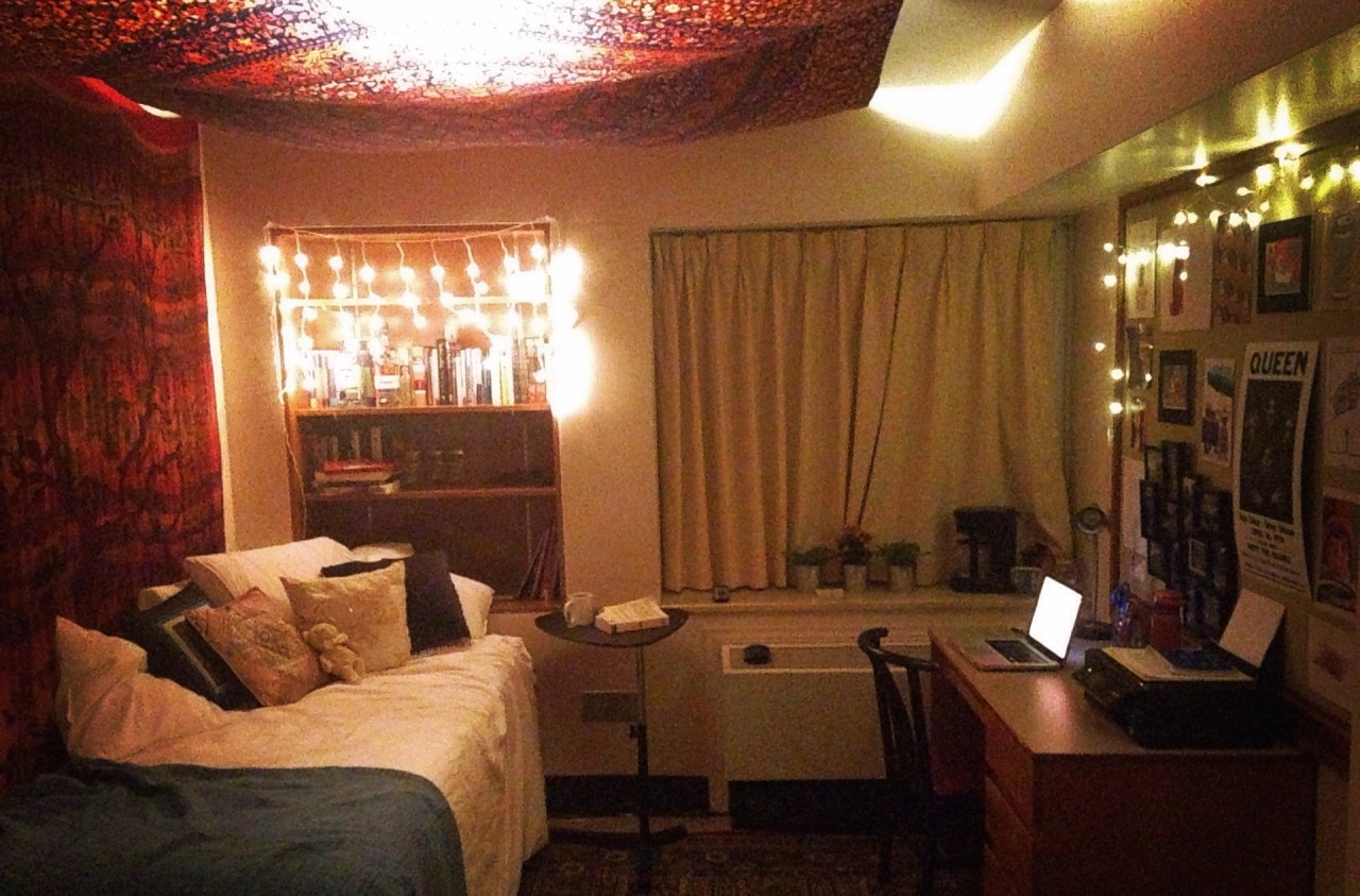 fyeahcooldormrooms:  University of Toronto, Victoria College - Margaret Addison