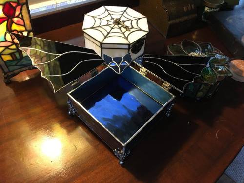 sosuperawesome:Stained Glass Bat Jewelry BoxesThe Glass Hive on Etsy