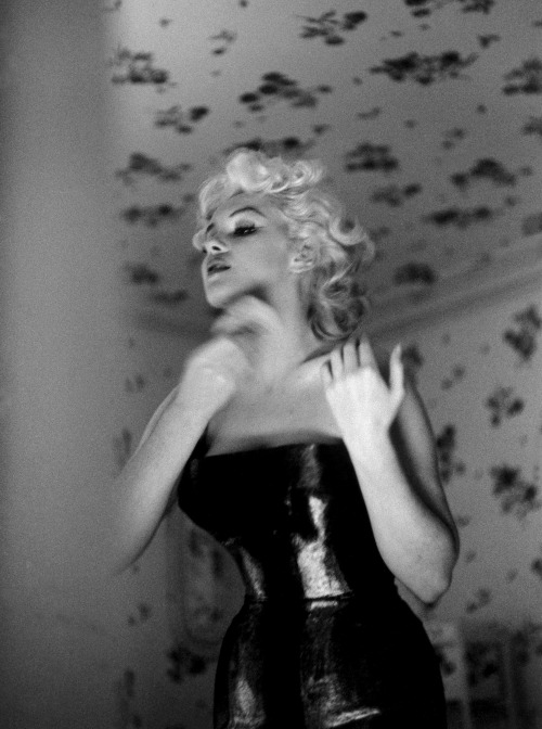 infinitemarilynmonroe: Marilyn Monroe photographed by Ed Feingersh, 1955. THE QUEEN