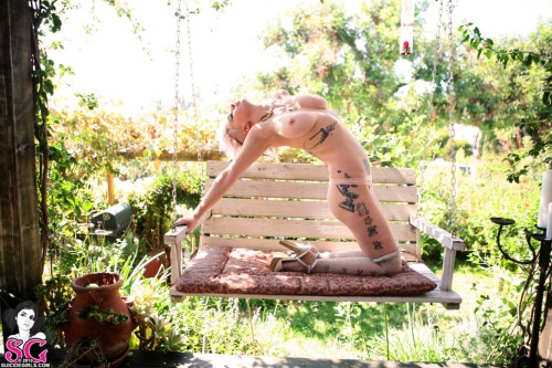 sglovexxx:  Adria Suicide
