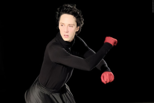 MEGA GALLERY: 3X US national champion, 2X Olympian, and World bronze medalist Johnny Weir reprises h