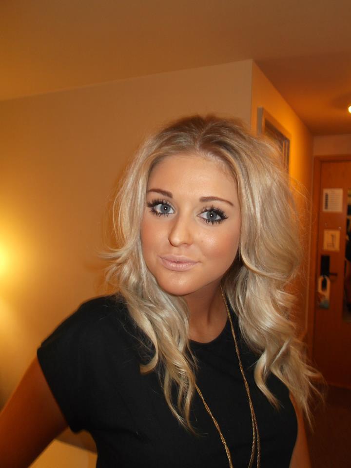 Maidstone babe with blue eyes wants something  more slappers at http://www.slappercams.com/