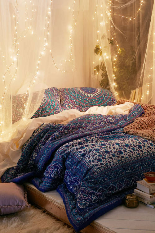 gravity-gravity:  Source: Urban Outfitters