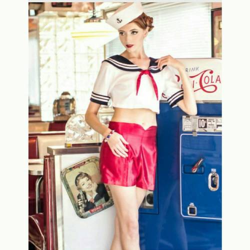 XXX tap000:  Pinup •○• Emily Hammond   photo