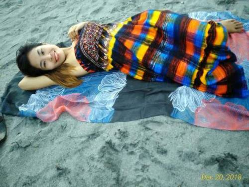 asian6chat:Sandy image at the Subic Bay beach along Bario Barretto. NIce place for a camgirl on vaca