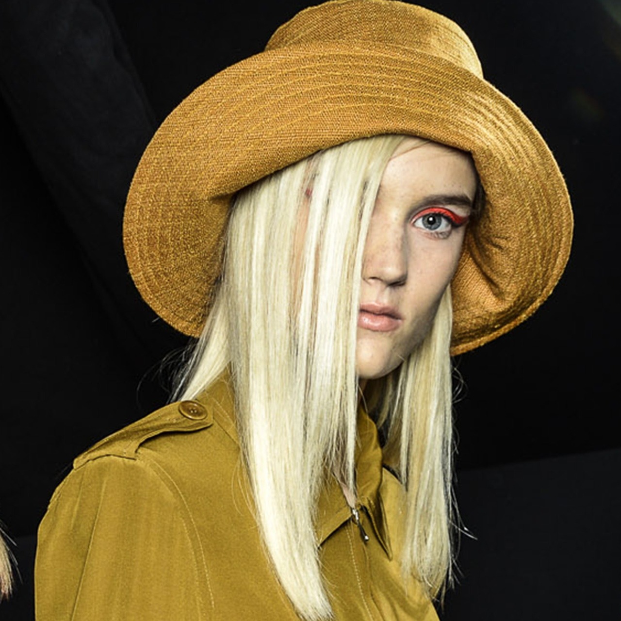 maccosmetics:  M∙A∙C Backstage at Max Mara SS15 Milan Fashion Week