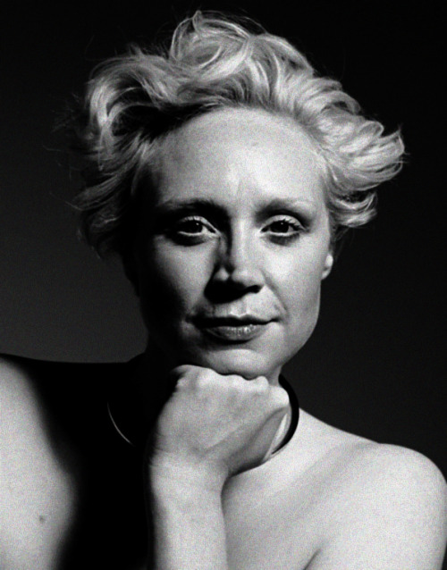 nerdisma:   As someone who has always felt at times pretty genderless because of my size, it interests me to challenge ideas of prejudice and femininity, and what it is to be a woman.