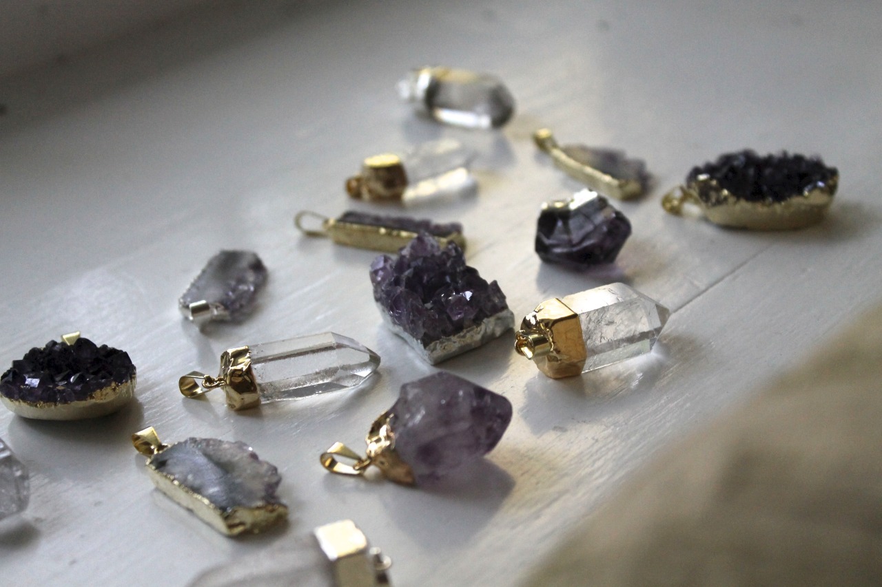 jezie-of-stars:  Crystal Collection from Jezie Jewelry 