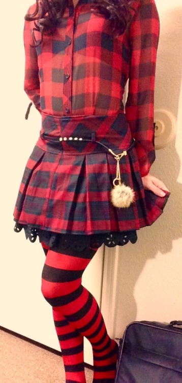 angelfemboy:The greatest skirt on earth ^_^