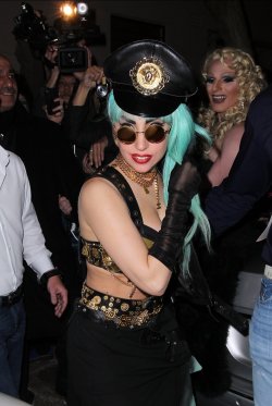 countessof-cortez:    Lady Gaga leaving Arq