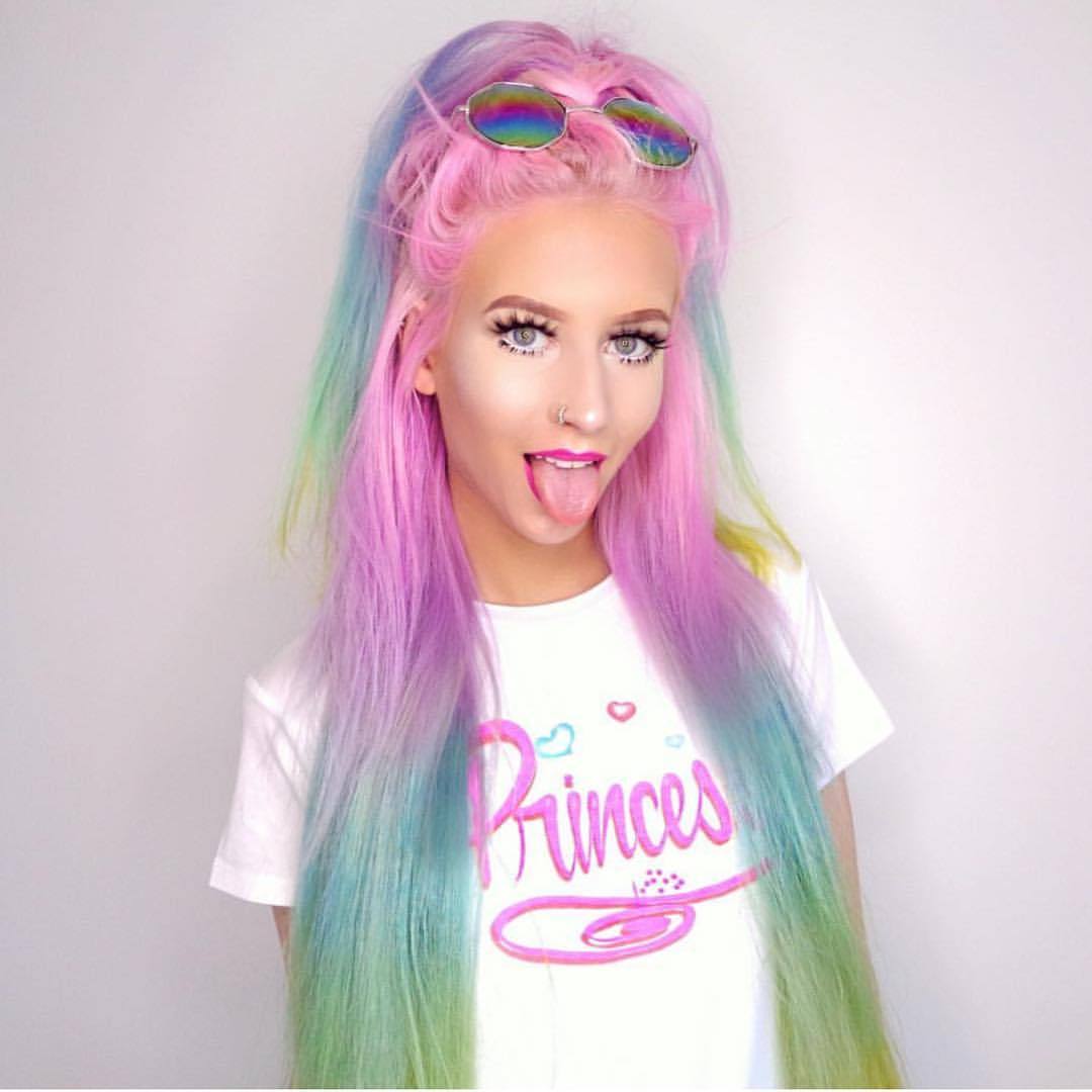 Princess 👑 @amythemermaidx wears our rainbow sunnies
👉🏻Spoiledbrat.co.uk/pages/shop-our-instagram
#celebstyle #celebfashion #sunglasses #skinnydiplondon #spoiledbratuk #shop #onlineshopping #fbloggers #fashiongram #followme #instapic #instalove...