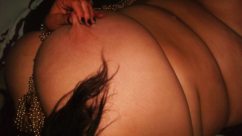 mylonelybreasts:  sunday gold ( i removed most evidence of my face, so i won’t be criticized if i don’t look’ happy’ enough)