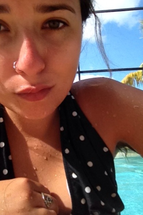 qwertycarly:  Morning Swim!  Amazing that you are so comfortable with this sexy pits in public