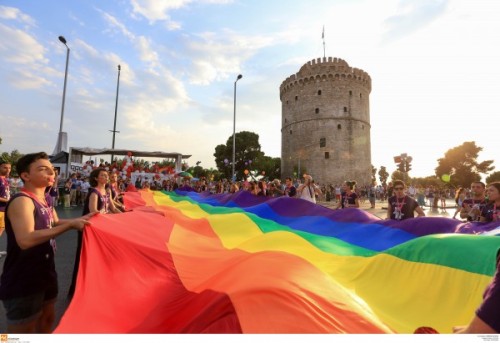 paidi-tou-96:www.newsit.gr/ellada/Osa-eginan-sto-5o-Gay-Pride-tis-THessalonikis-FOTO/6308875t