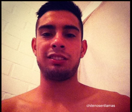 masv38: chilenosenllamas: Sebastián Andrés, 24 años. Santiago. vídeo aqu