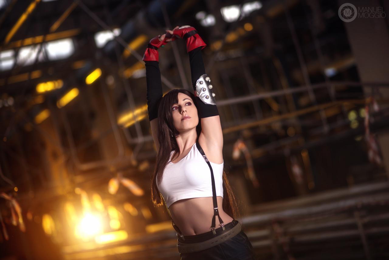 ladydaniela89:  “Words aren’t the only way to tell someone how you feel.”Tifa