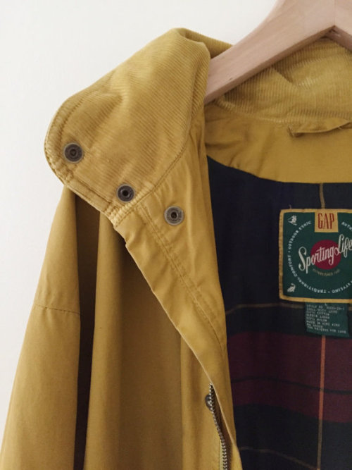 allsadnshit:parsimoniaclothes:vintage gap mustard yellow jacket with plaid liningThis is sick