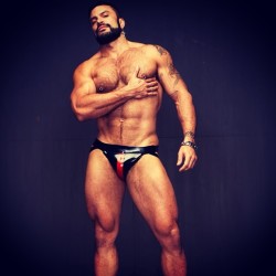 roganrichards:  Ill b taking my @eagle_leather and FLEX! to Chicago tomorrow for IML…. 