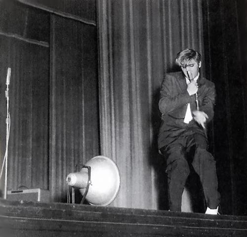 sirpeter64:  Early Elvis hits the stage: While still blonde! 