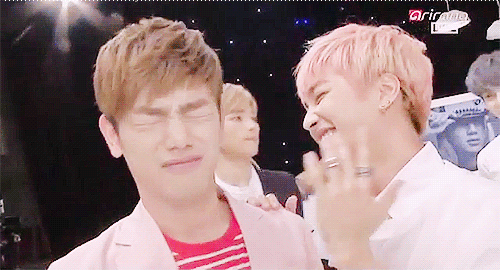 iambestfriendshawol-blog:  Do you have something that you want to tell us? 
