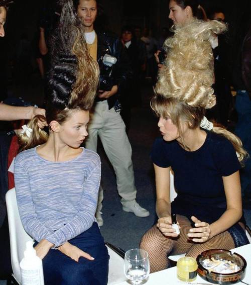 80s-90s-supermodels:Karl Lagerfeld A/W 1993/‘94Models: Kate Moss and Claudia Schiffer