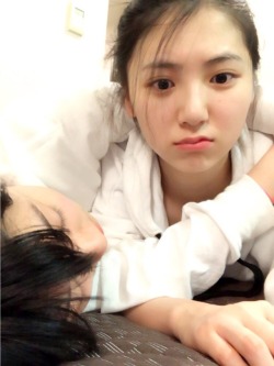 chan-hii48:An after-tour Sugawara with no make-up and a Goto Rara who won’t let go of her