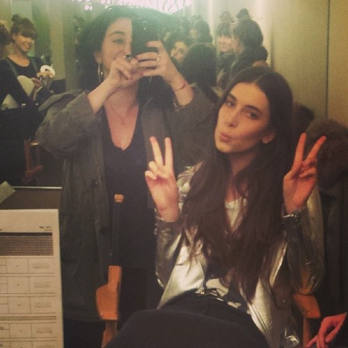thebandhaim:@dyelllla Peace [x]