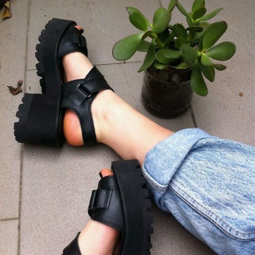 yungneako:  https://soundcloud.com/yungneako