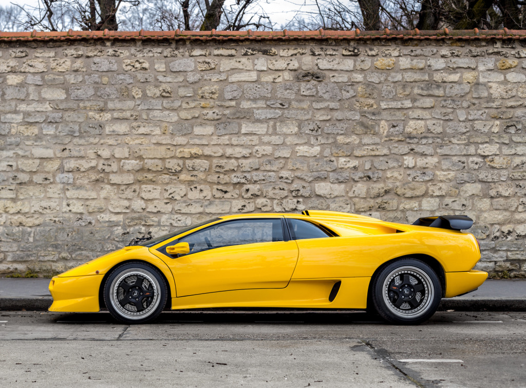 fullthrottleauto:    Lamborghini Diablo SV   