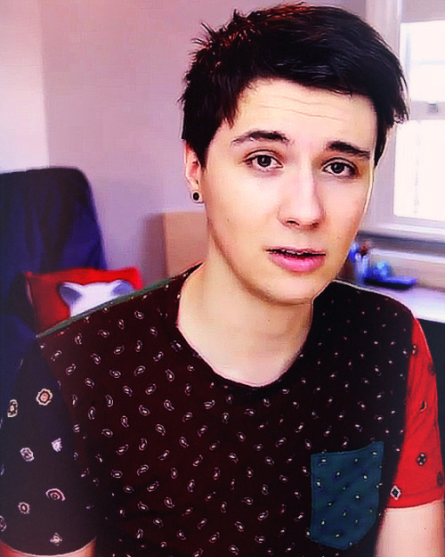 helcna:in which dan finally has a quiff (x)